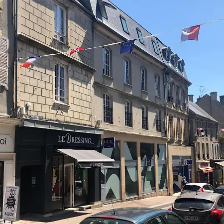 Type Haussmannien Centre - דירה